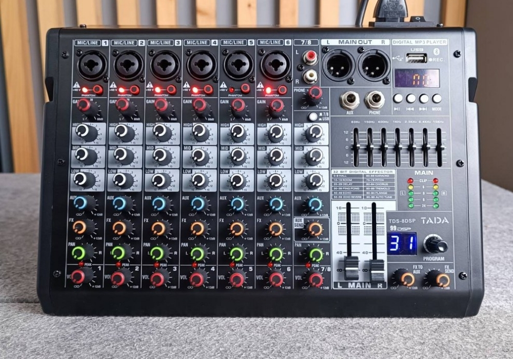 Bàn mixer mini là gì?