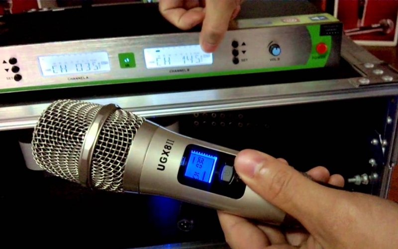 5 phút cải thiện chất lượng âm thanh khi sử dụng micro không dây Nguyên lý hoạt động của micro không dây