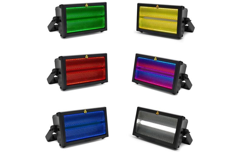 Đèn Strobe Light chớp sáng mạnh mẽ, tạo hiệu ứng kịch tính cho sân khấu.