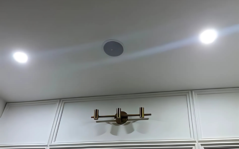 Tiêu chuẩn khoảng cách giữa 2 loa âm trần là bao nhiêu? Loa âm trần – Giải pháp âm thanh linh hoạt cho mọi không gian