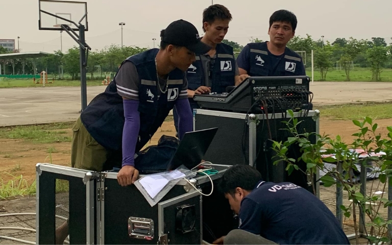Âm thanh sự kiện ngoài trời: Thách thức & giải pháp Quy trình thiết kế & lắp đặt giải pháp âm thanh sự kiện