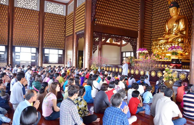 Lắp đặt hệ thống âm thanh nhà chùa để sử dụng trong những bài giảng Pháp, giảng đạo