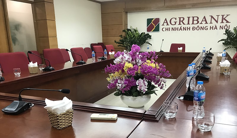 Lắp đặt micro cổ ngỗng để bàn cho dự án tại Agribank chi nhánh Đông Hà Nội