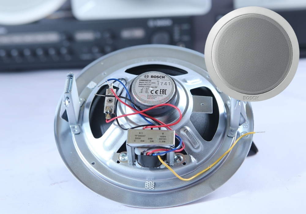 Loa âm trần BOSCH giá tốt nhất thị trường 1. Bosch LHM 0606/10 – Lựa chọn tối ưu cho hệ thống thông báo