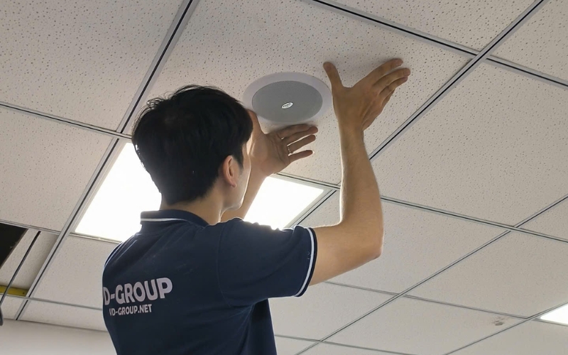 Tiêu chuẩn khoảng cách giữa 2 loa âm trần là bao nhiêu? Khoảng cách loa phụ thuộc vào nhiều yếu tố kỹ thuật