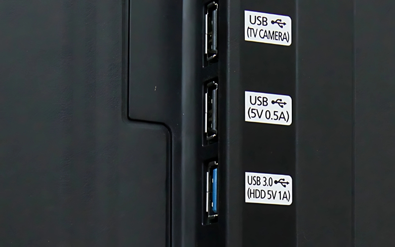 Để kết nối, tivi của bạn phải sở hữu cổng USB